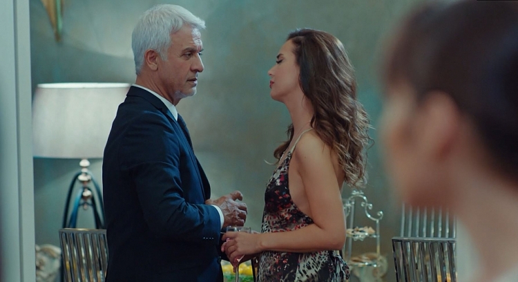 'Trái cấm': Chồng cũ bất ngờ xuất hiện tìm cách trả thù khiến Yildiz mất ăn mất ngủ