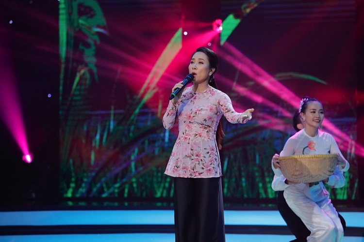 'Chân dung cuộc tình': Con trai nhạc sĩ Phan Huỳnh Điểu nghẹn ngào kể chuyện thời yêu nhau của bố mẹ