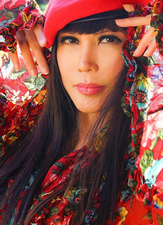 Danh ca Nhật Hạ tung MV 'Vẫn yêu cho đến ngàn sau' sau thời gian ở ẩn