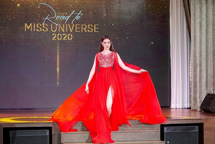 'Road to Miss Universe' tập 1: Võ Hoàng Yến, Vũ Thu Phương động viên Khánh Vân vượt áp lực dư luận