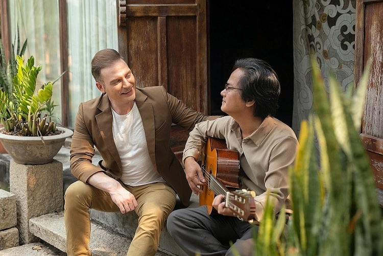 '20 năm nhớ Trịnh' cùng chàng ca sĩ ngoại quốc Kyo York
