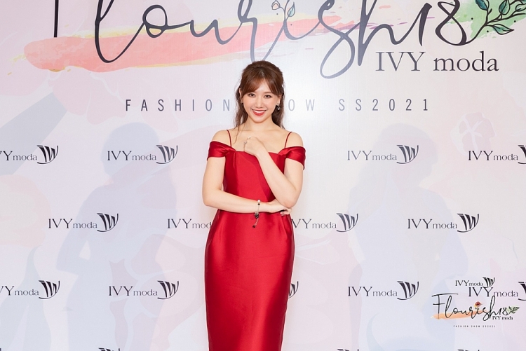 Dàn sao Việt đình đám 'đổ bộ' show thời trang 'Flourish 18' khiến thảm đỏ nóng hơn bao giờ hết