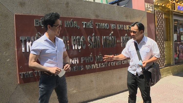 MC Quyền Linh tiết lộ gia cảnh khó khăn phải nhờ Ngọc Sơn giúp đỡ ngày còn là sinh viên