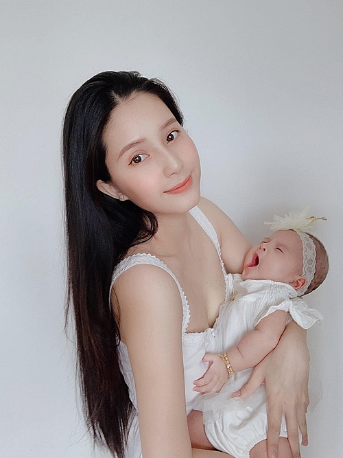 Hotgirl Thiên An tiết lộ người giúp vượt qua áp lực làm mẹ đơn thân tại 'Chat với mẹ bỉm sữa'