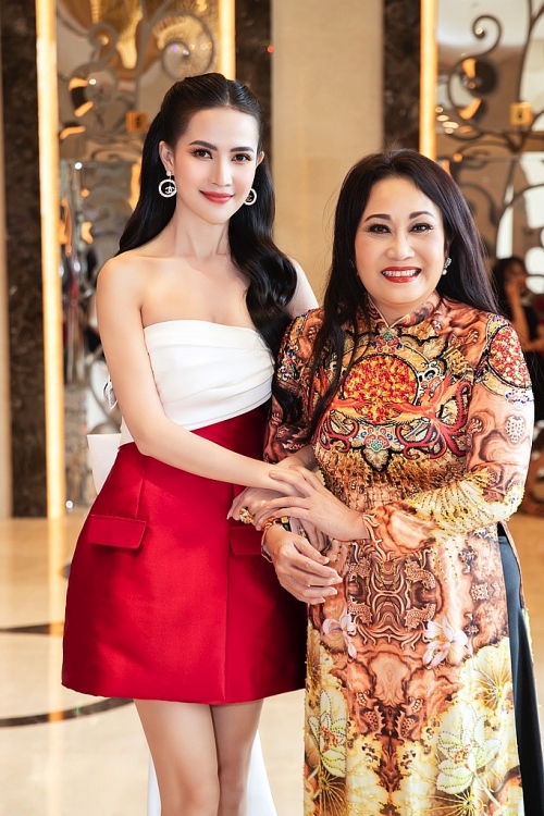 Hoa hậu Phan Thị Mơ tiết lộ rất ngưỡng mộ nét diễn 'khóc cười trong chớp mắt' của Thanh Hằng