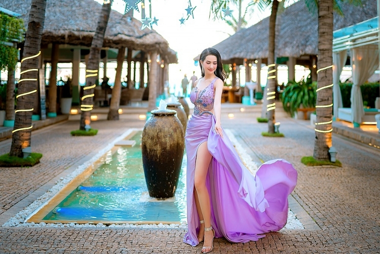 Hoa hậu Phan Thị Mơ tiết lộ nỗi vất vả sau ánh hào quang