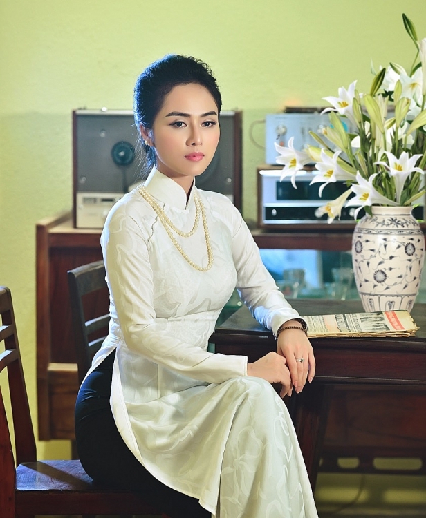 Áo dài trắng - Hồn dân tộc nghìn năm trong con mắt nhiếp ảnh gia Thái Nhàn