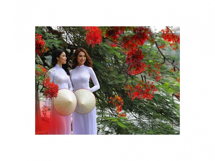 Áo dài trắng - Hồn dân tộc nghìn năm trong con mắt nhiếp ảnh gia Thái Nhàn