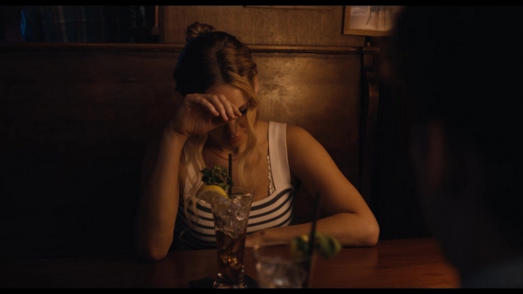 Chán làm dị nhân, Jennifer Lawrence làm vú em nóng bỏng trong phim mới