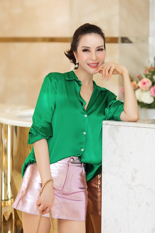 Học chiêu 'giấu tuổi' qua trang phục từ 'nữ hoàng ảnh lịch' Thanh Mai