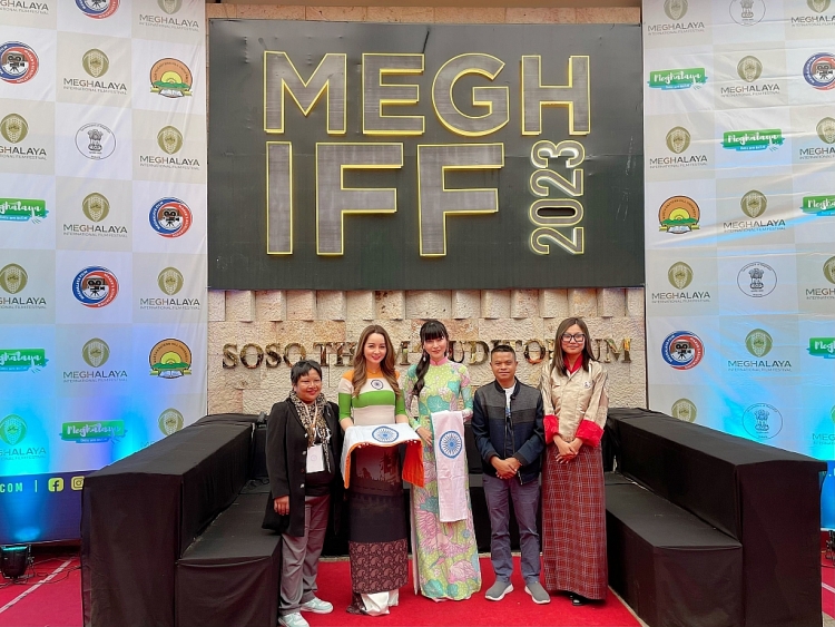 Đạo diễn Mai Thu Huyền và diễn viên Cao Thái Hà dự Liên hoan phim quốc tế Meghalaya tại Ấn Độ