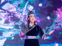 'Tài danh tân cổ': Xuất hiện 'bản sao' cố NSƯT Minh Phụng, sở hữu gương mặt sáng bừng sân khấu