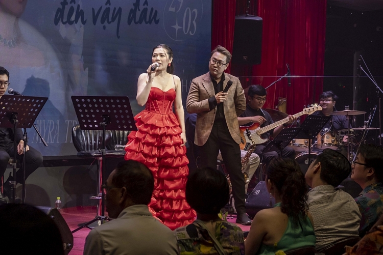 Nguyễn Kiều Oanh bất ngờ chia sẻ về tình cảm đồng giới trong mini show