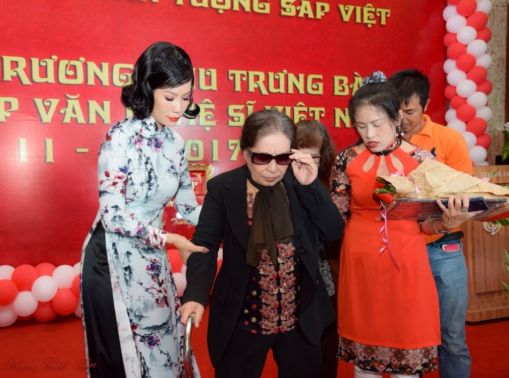 trinh kim chi a hau dau tien duoc lam tuong sap