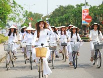 Hồ Ngọc Hà trờ thành nữ sinh tại Quảng Bình