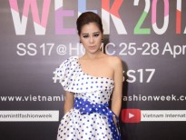 'Kiều nữ làng hài' Nam Thư gây ấn tượng trên thảm đỏ VNIFWSS 2017