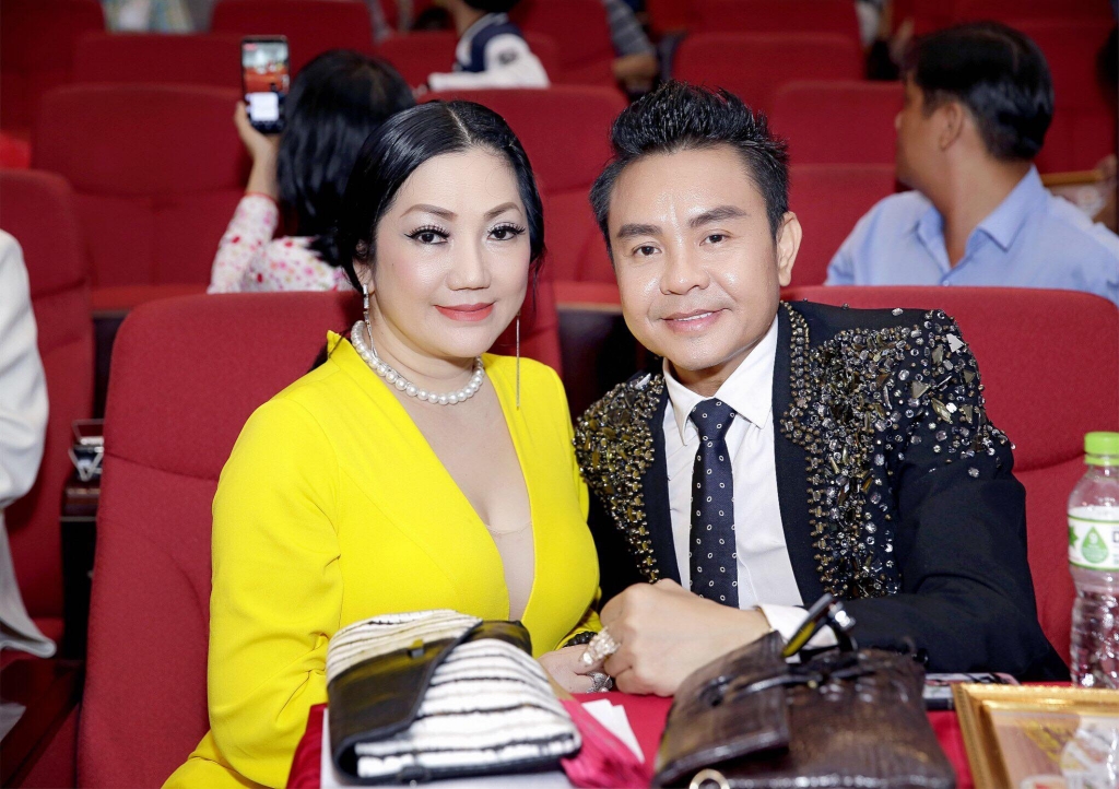 hoa hau quy ba truong my duyen tu tam no hoa hong phuc