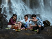Trường Giang cùng đạo diễn Võ Thanh Hòa trải nghiệm 'lăn vào bếp' giữa núi rừng