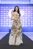 Á hậu Thúy Vân 'đọ' nhan sắc cùng dàn thí sinh 'Hoa hậu bản sắc Việt toàn cầu 2019'