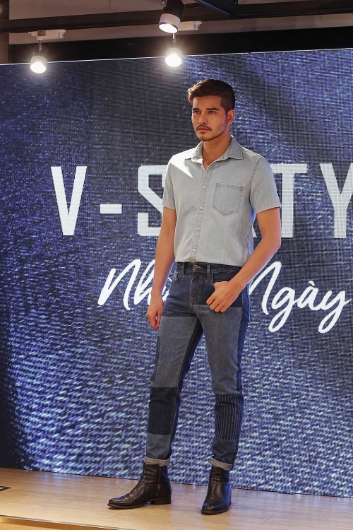 v sixtyfour ra mat bo suu tap he 2019 nhung ngay ruc ro