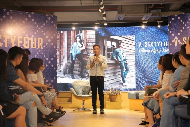 v sixtyfour ra mat bo suu tap he 2019 nhung ngay ruc ro