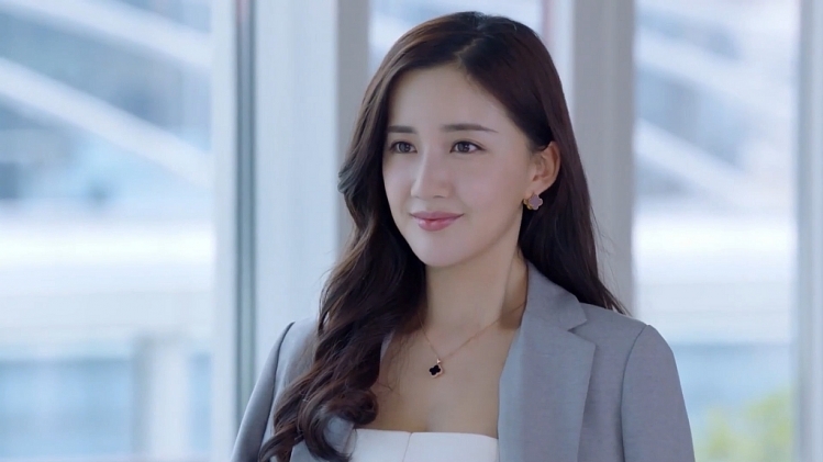 'Mỹ vị kỳ duyên': Trần Hân Dư giả 'tàn tật' quyết tâm lấy mỹ nam Mike Angelo làm chồng