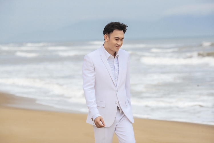 Dương Triệu Vũ ra mắt album ‘Uyên Uyển - Những mùa hoa bỏ lại’ trước thềm liveshow