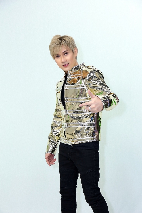 Liên tục gây ấn tượng về sự chịu chơi, Nguyên Vũ thú nhận toàn đi mượn siêu xe của bạn bè