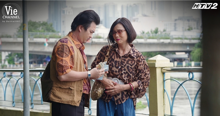 'Cây táo nở hoa' tập 4: Vụt mất cơ hội lấy chồng giàu, chị em Châu - Báu đánh nhau lật cả mâm cúng