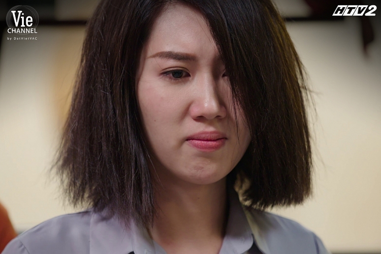 'Cây táo nở hoa' tập 4: Vụt mất cơ hội lấy chồng giàu, chị em Châu - Báu đánh nhau lật cả mâm cúng