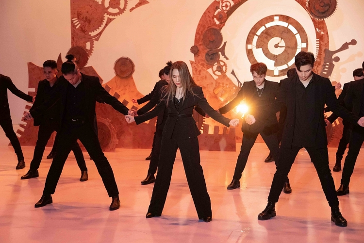 Mỹ Tâm phát hành MV nhạc dance với hàng loạt hình ảnh đỉnh cao, mở đường cho liveshow 'Tri âm'