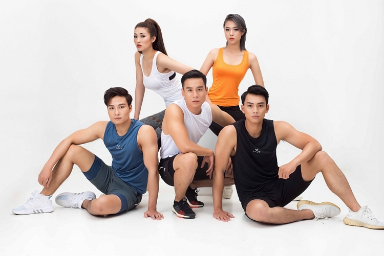 'Bỏng mắt' với loạt ảnh dàn sao cổ động 'Vietnam Fitness Model 2021'