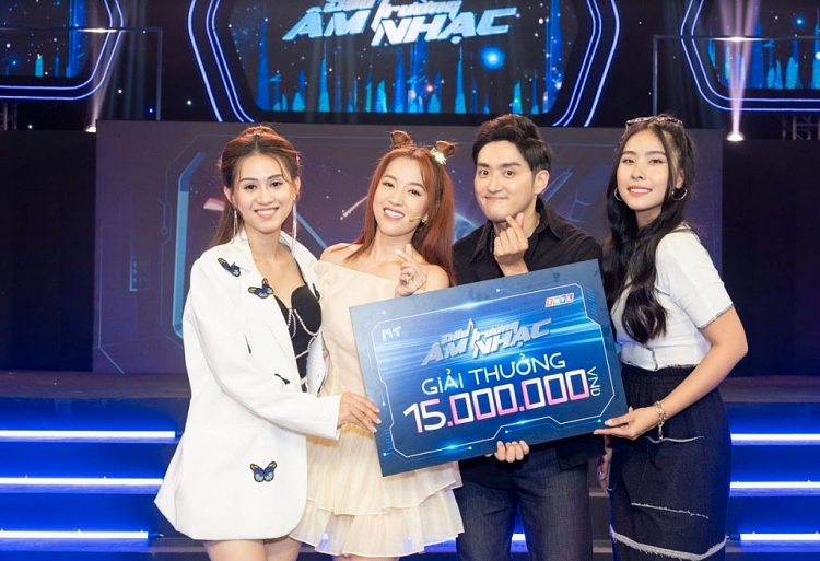 'Đấu trường âm nhạc': Puka lần lượt loại hết 'gà chiến' của đối thủ và giành chiến thắng chung cuộc