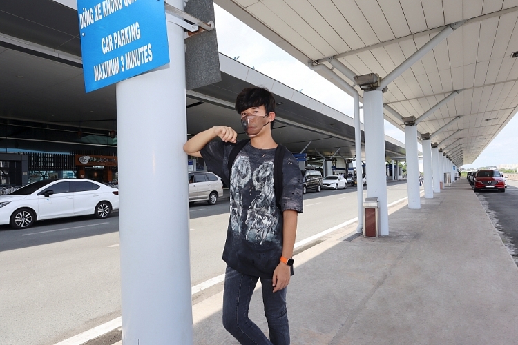 Vừa ra mắt MV 'Yêu thương quay về', Nathan Lee lập tức đi du lịch vòng quanh châu Á