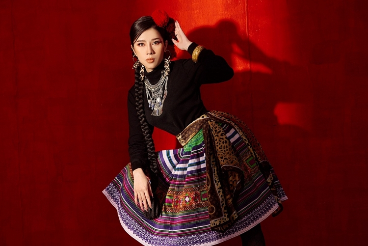 'Cô gái H'Mông' Dương Yến Nhung gây thương nhớ trong bộ ảnh mới