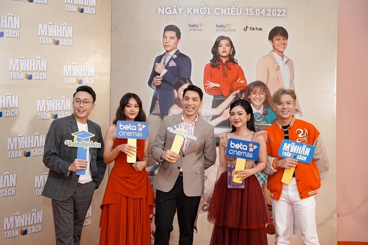 Dàn diễn viên 'Mỹ nhân thần sách' cuốn hút trong buổi ra mắt phim