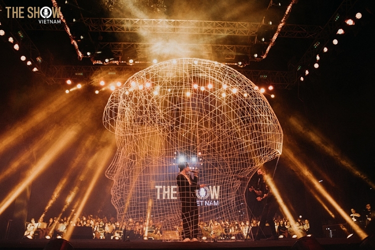 Vũ Cát Tường bùng nổ tại 'Summer Concert' cùng sân khấu 360 độ