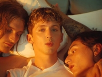 7 tháng sau khi ra mắt, 'Angel baby' của Troye Sivan trở thành hiện tượng toàn cầu