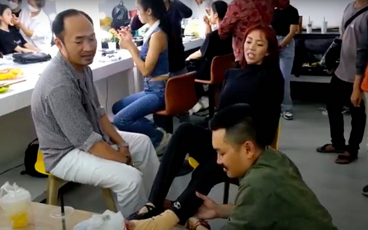 Thu Trang bị thương nghiêm trọng khi quay phim 'Nghề siêu dễ'