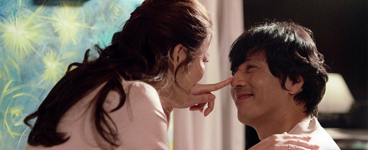 'Kẻ thứ ba’: Nam thần Han Jae Suk đã làm gì khiến Lý Nhã Kỳ không ngại hôn anh?