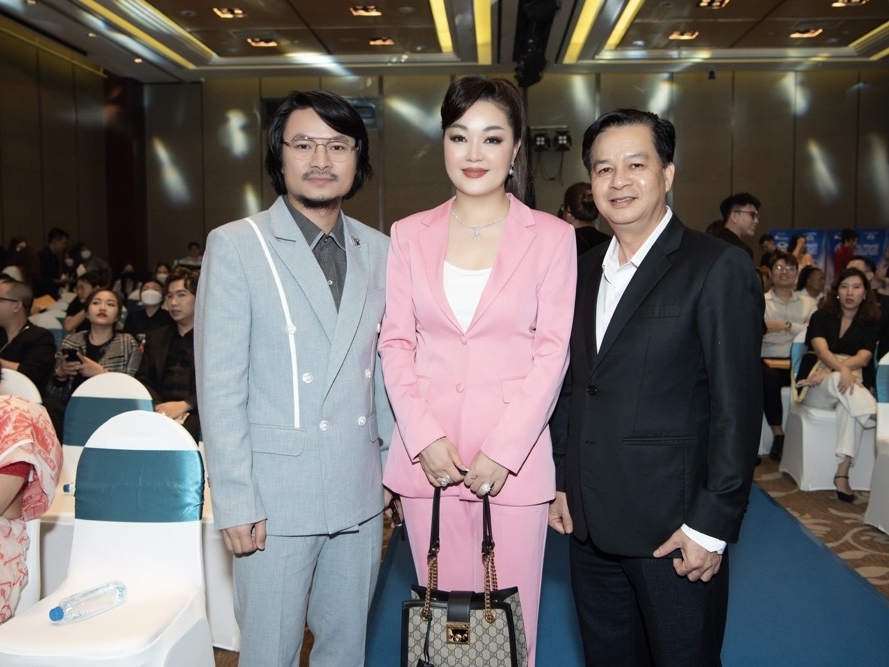 'Hoa hậu quý bà hoàn vũ Việt Nam' Thanh Nga ngày càng thăng hạng nhan sắc sau đăng quang