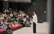 Hoa hậu Thu Hoài làm diễn giả truyền kinh nghiệm, cảm hứng cho các bạn trẻ