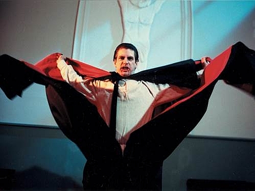 Loạt phim về ma cà rồng độc lạ nhất màn ảnh: Bá tước Dracula tái xuất sau gần 1 thế kỷ có đáng trông chờ?