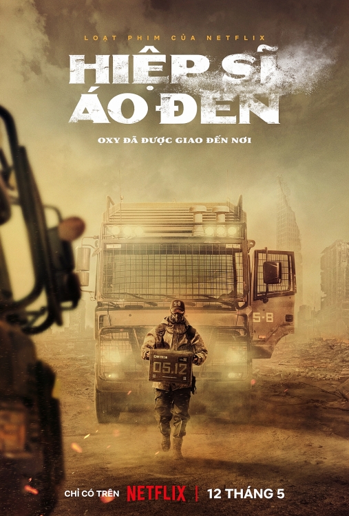 Cùng Netflix bước vào thế giới phản địa đàng của 'Hiệp sĩ áo đen'