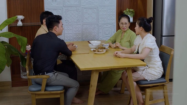 'Phim ngắn cuối tuần': Chồng có tình nhân và cách ứng xử của người vợ