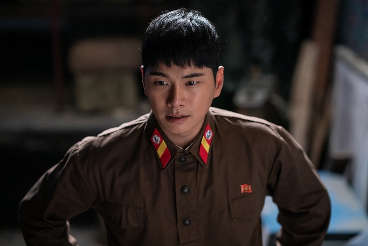 Lee Yi Kyung - Sao nam của 'Bỗng dưng trúng số’ tiếp tục 'tấu hề' trong bộ phim hài Hàn Quốc sắp hạ cánh rạp Việt
