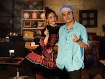 Dương Hoàng Yến rap và hát xẩm trong MV 'Cân cả thế giới'