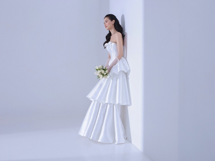 'Nàng dâu mới' Phương Khánh yêu kiều trong thiết kế của NTK Nguyễn Minh Công