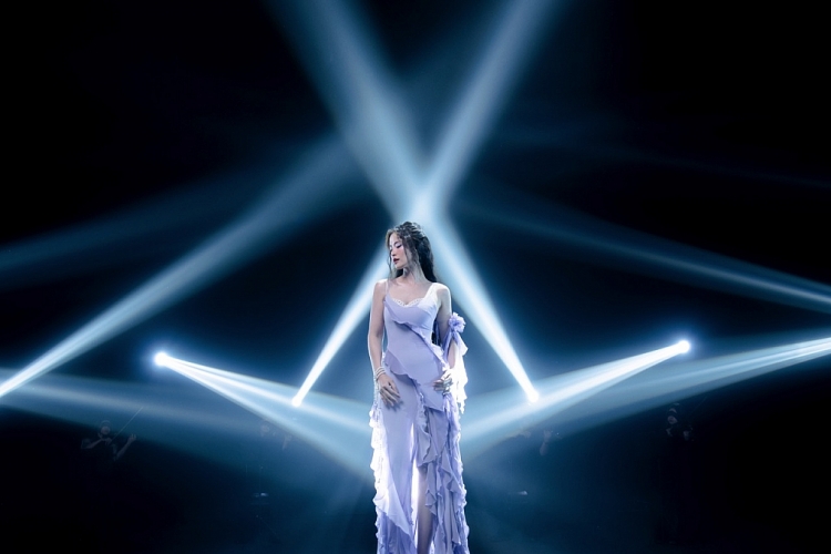 Đông Nhi - DTAP ra mắt MV 'Người ôm pháo hoa', khởi đầu kỷ niệm 15 năm ca hát