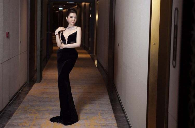 Diện phụ kiện tiền tỷ tại sự kiện, Hoa hậu Huỳnh Vy lên tiếng về việc chuộng hàng hiệu